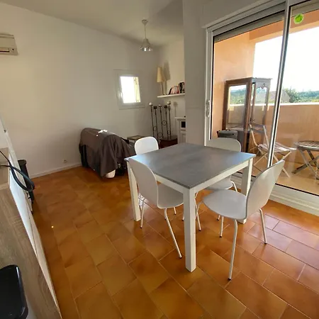 Apartment T2 A San Cipriano A 500m De La Place